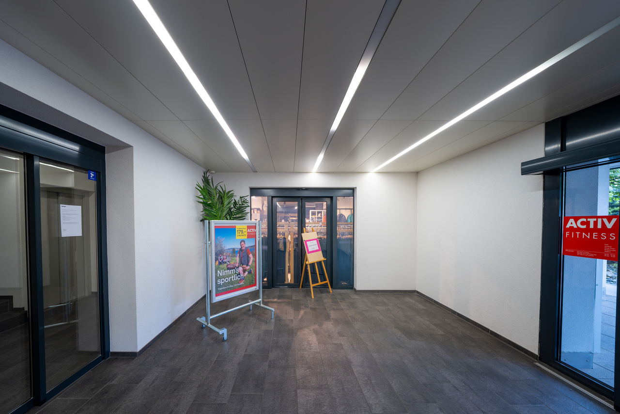 637m² negozio