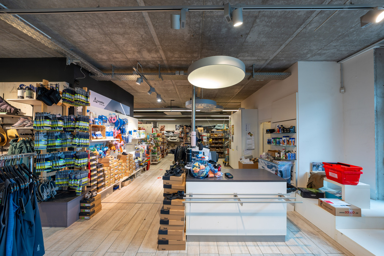 637m² negozio
