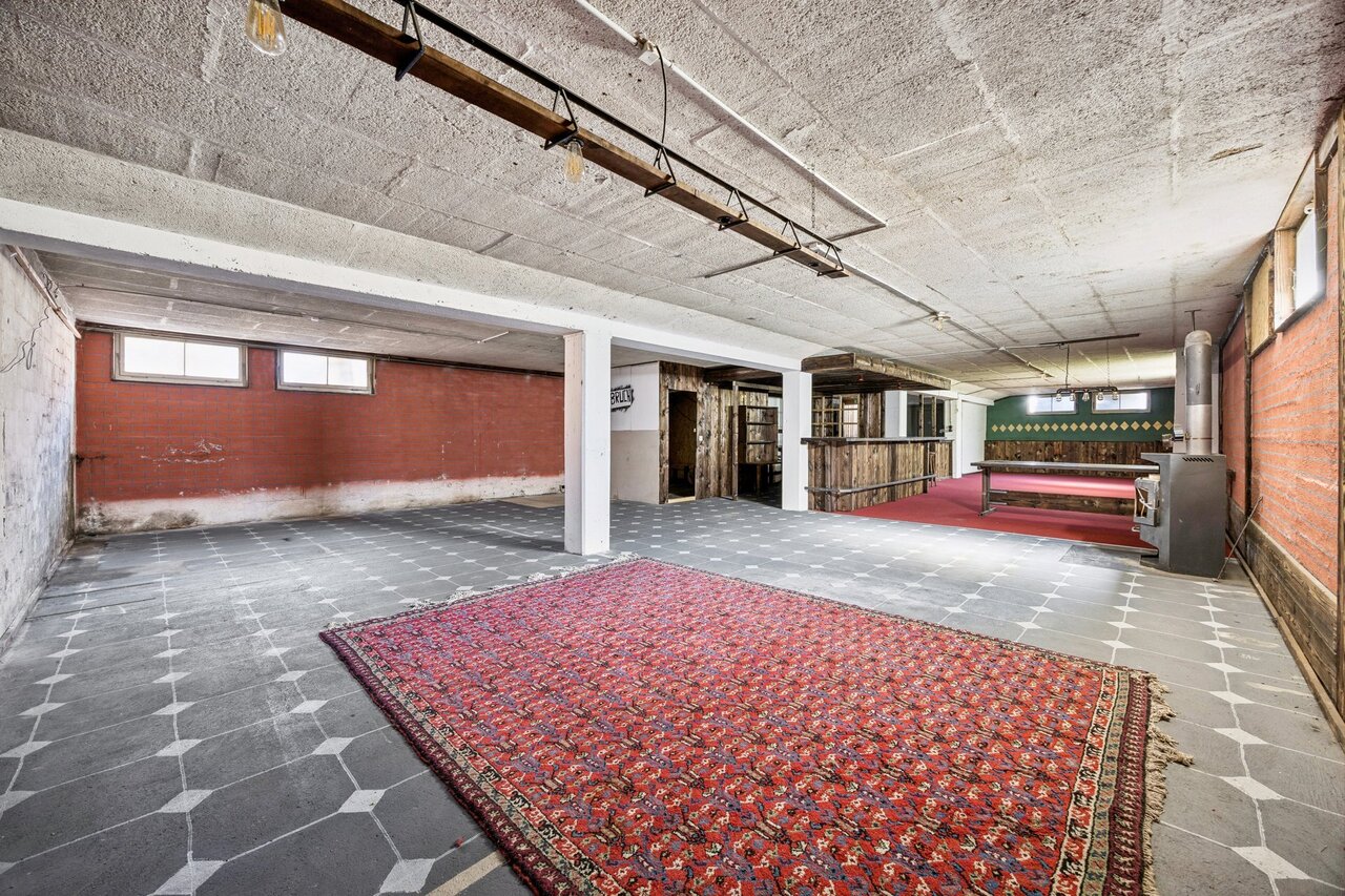 569m² commerciale