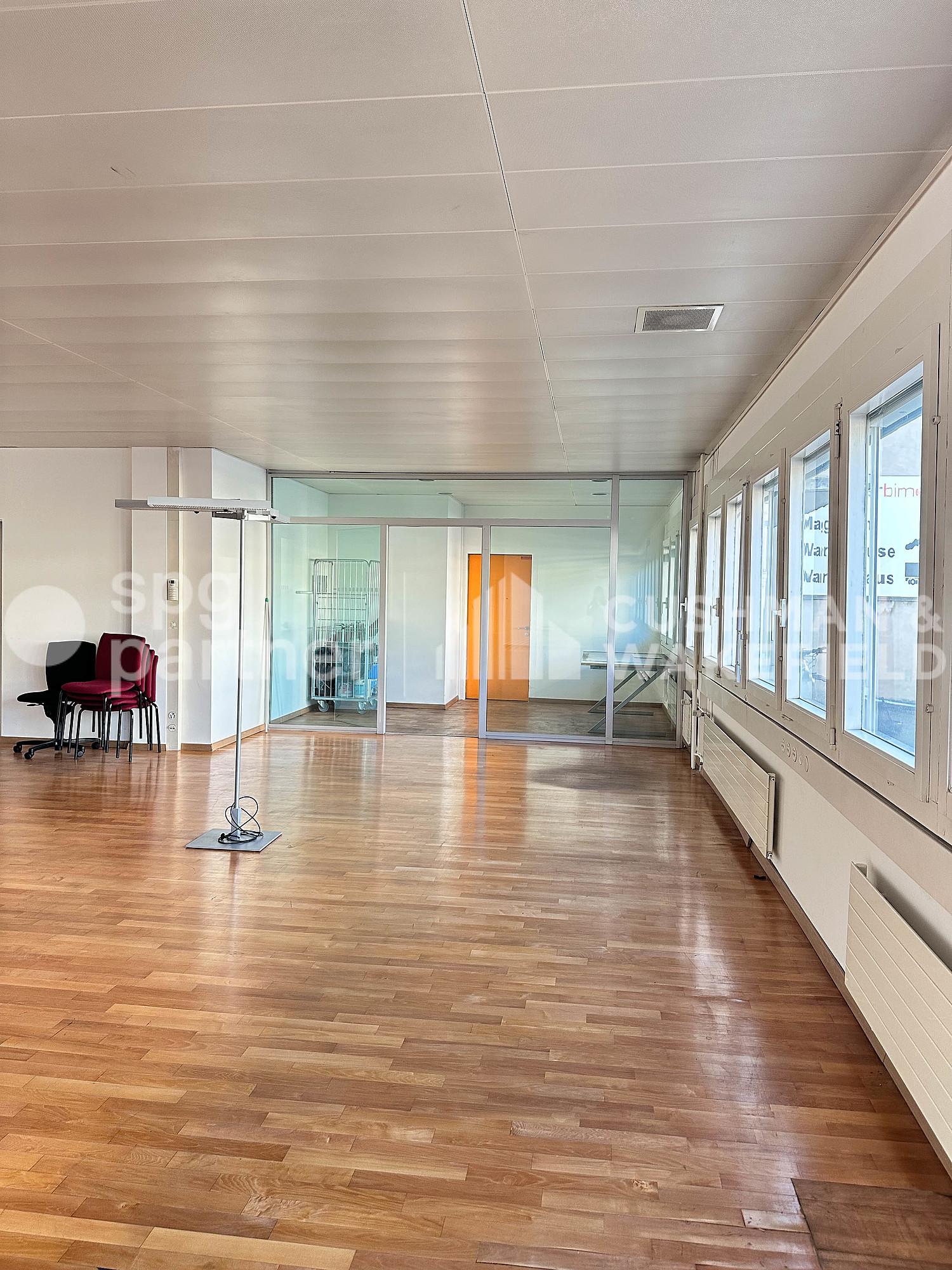 312m² arcade