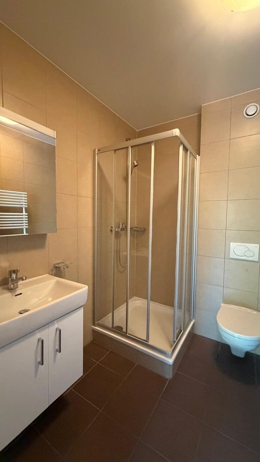 5 rooms apartment