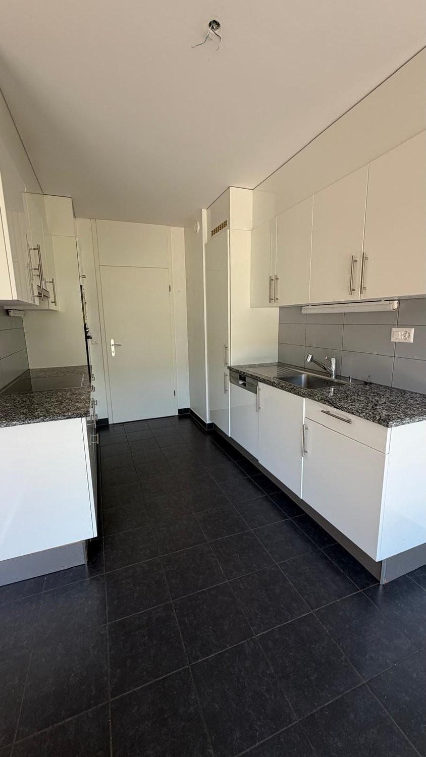 5 rooms apartment