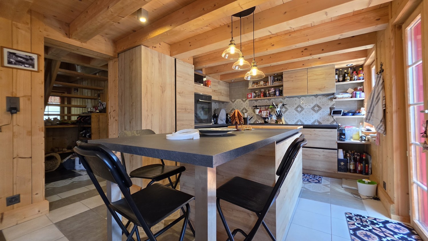 5 rooms apartment