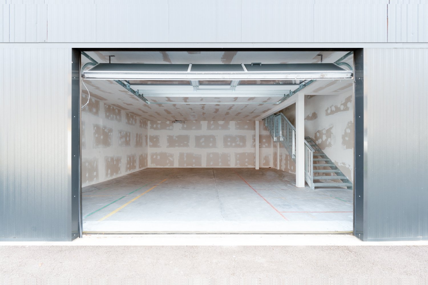 199m² industrial object