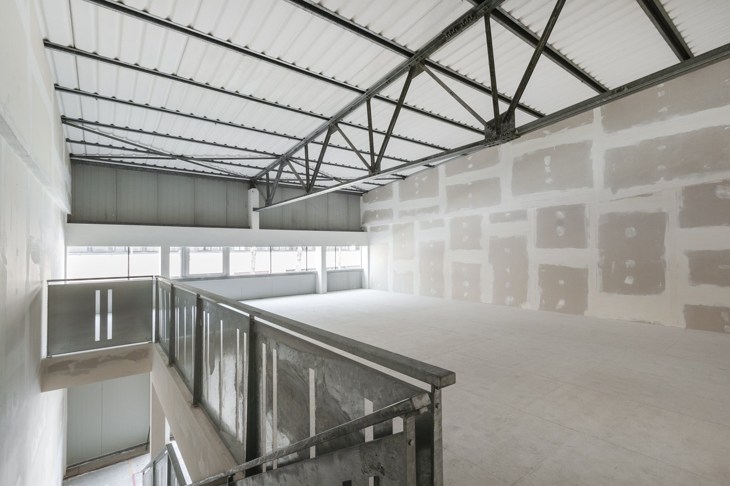 199m² industrial object