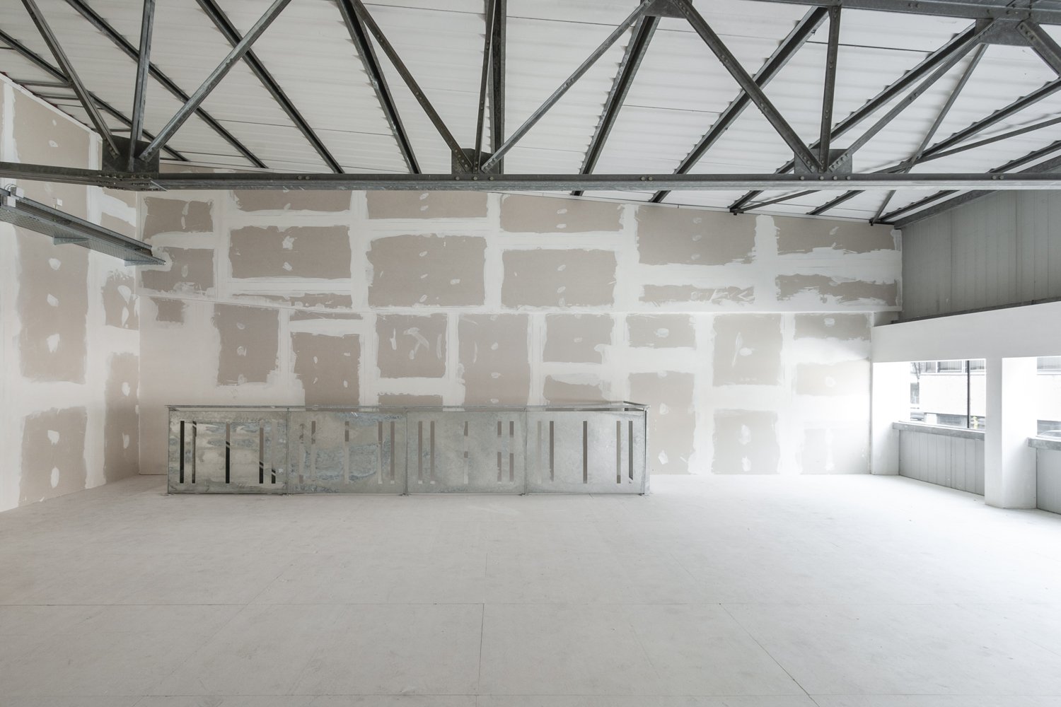 199m² industrial object
