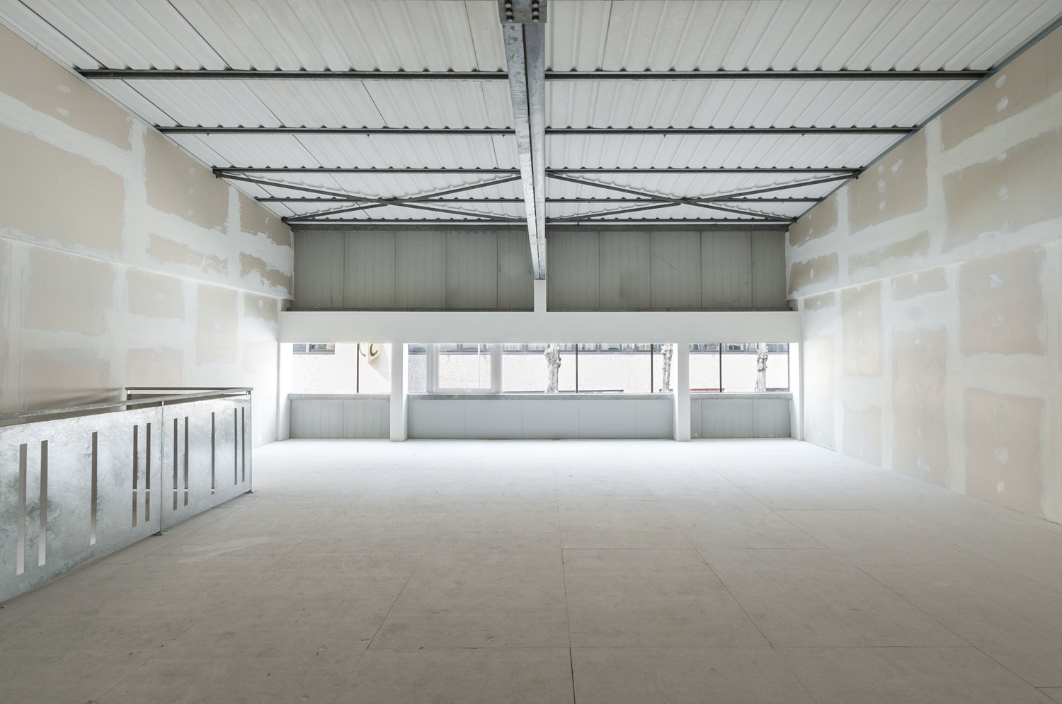 199m² industrial object