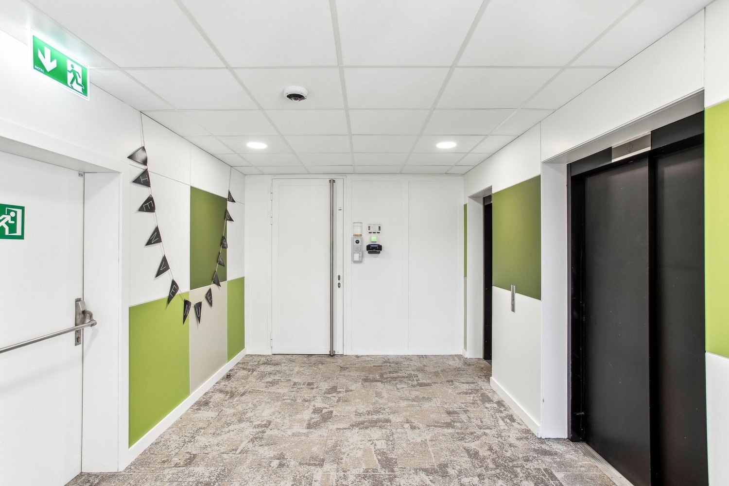 650m² office