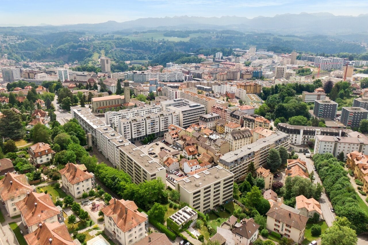 860m² commercial
