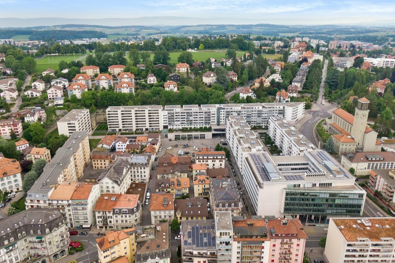 860m² commercial