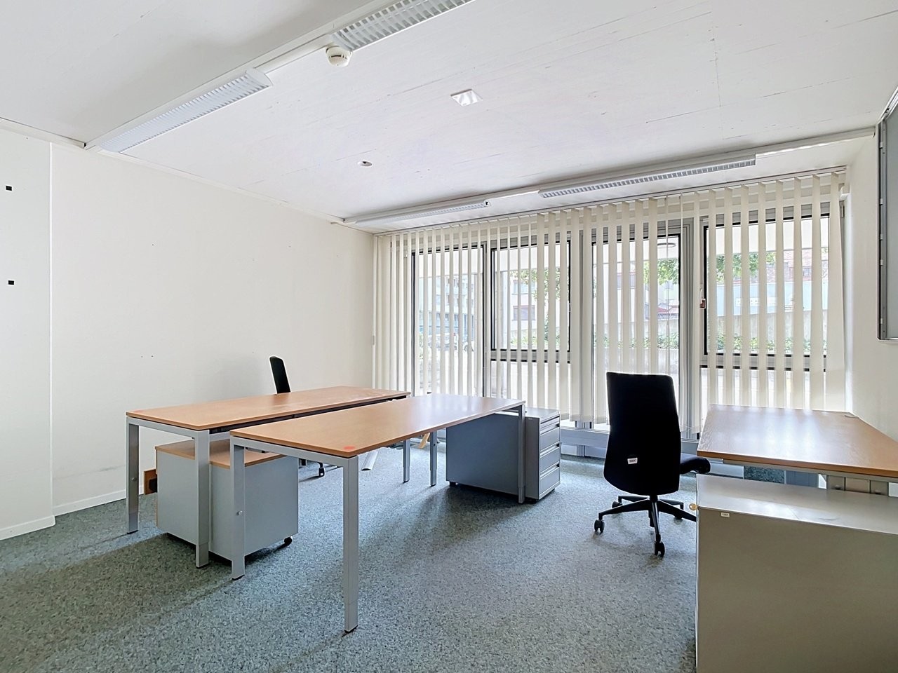 860m² commercial