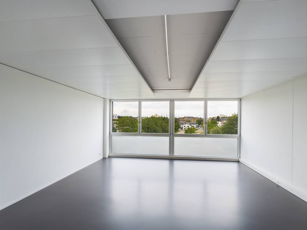 140m² office