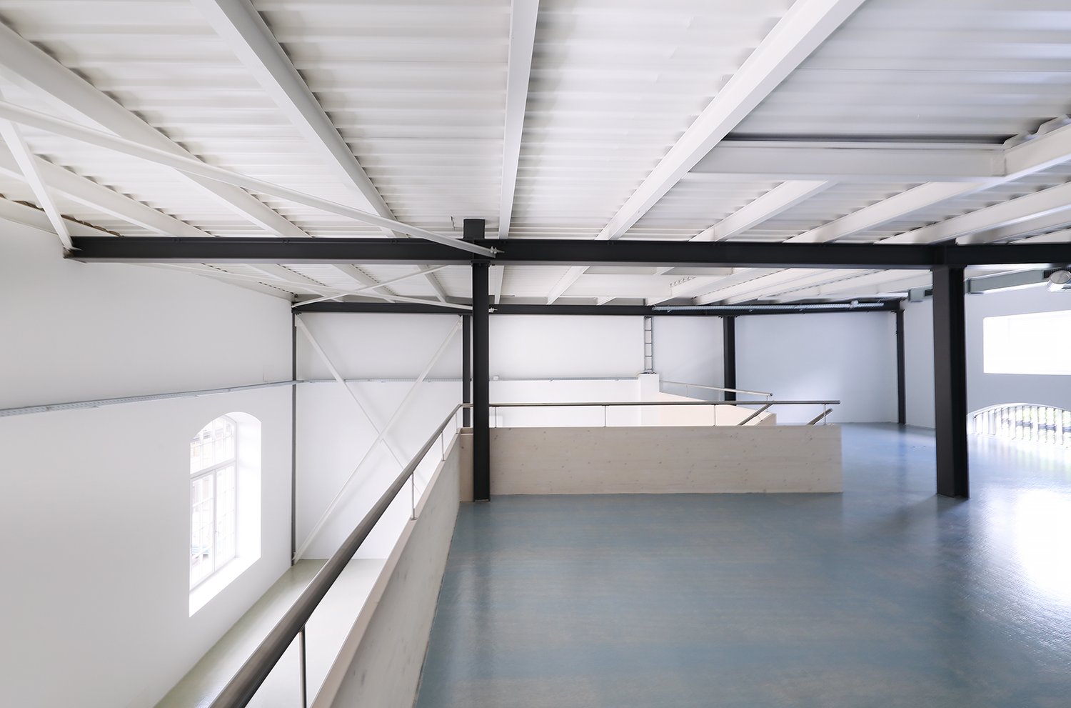 282m² office