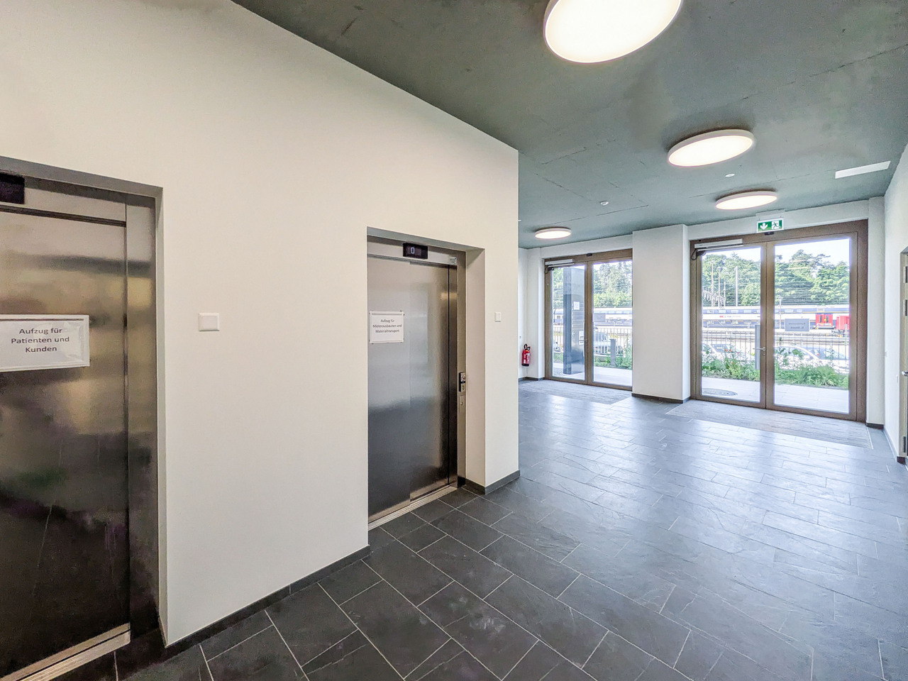315m² commercial