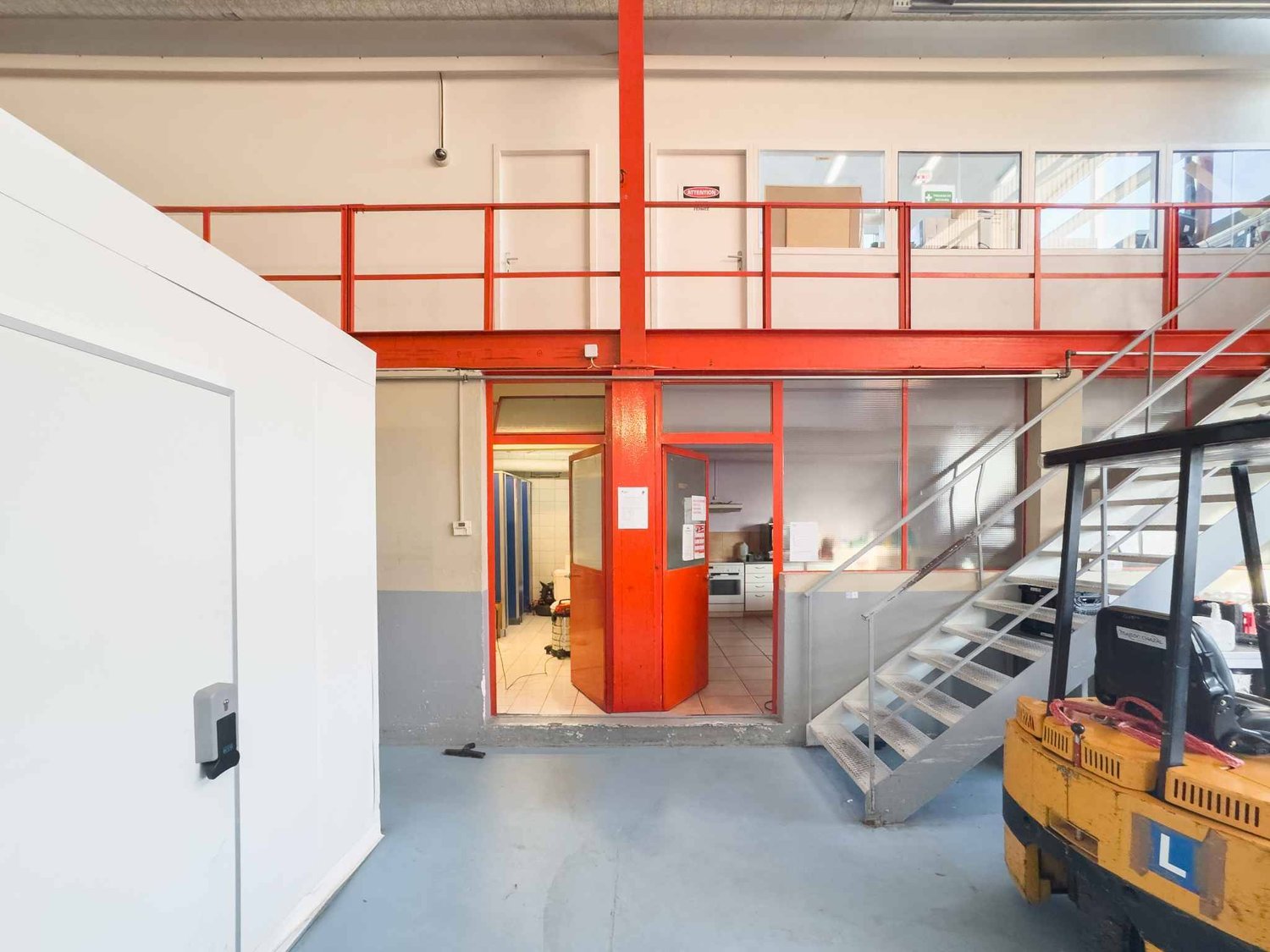 650m² commercial