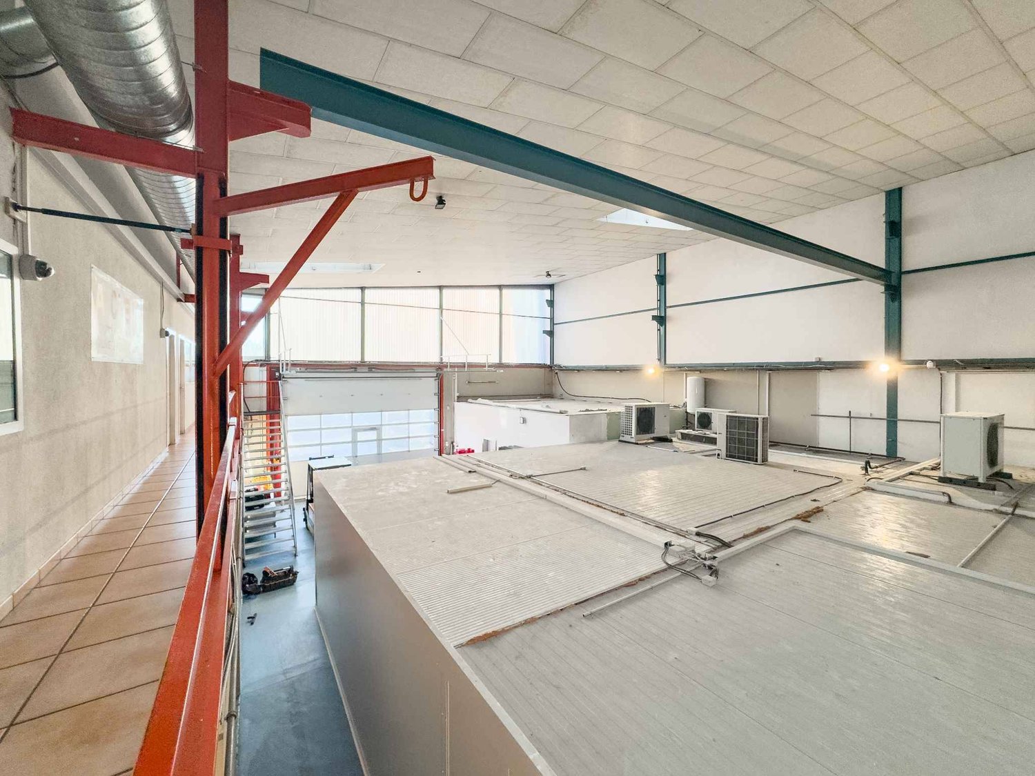 650m² commercial