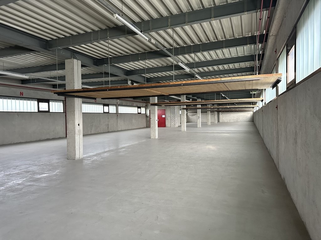753m² storage room