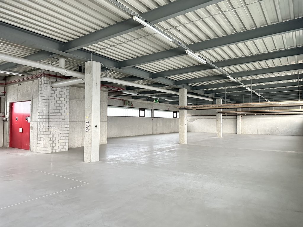 753m² storage room