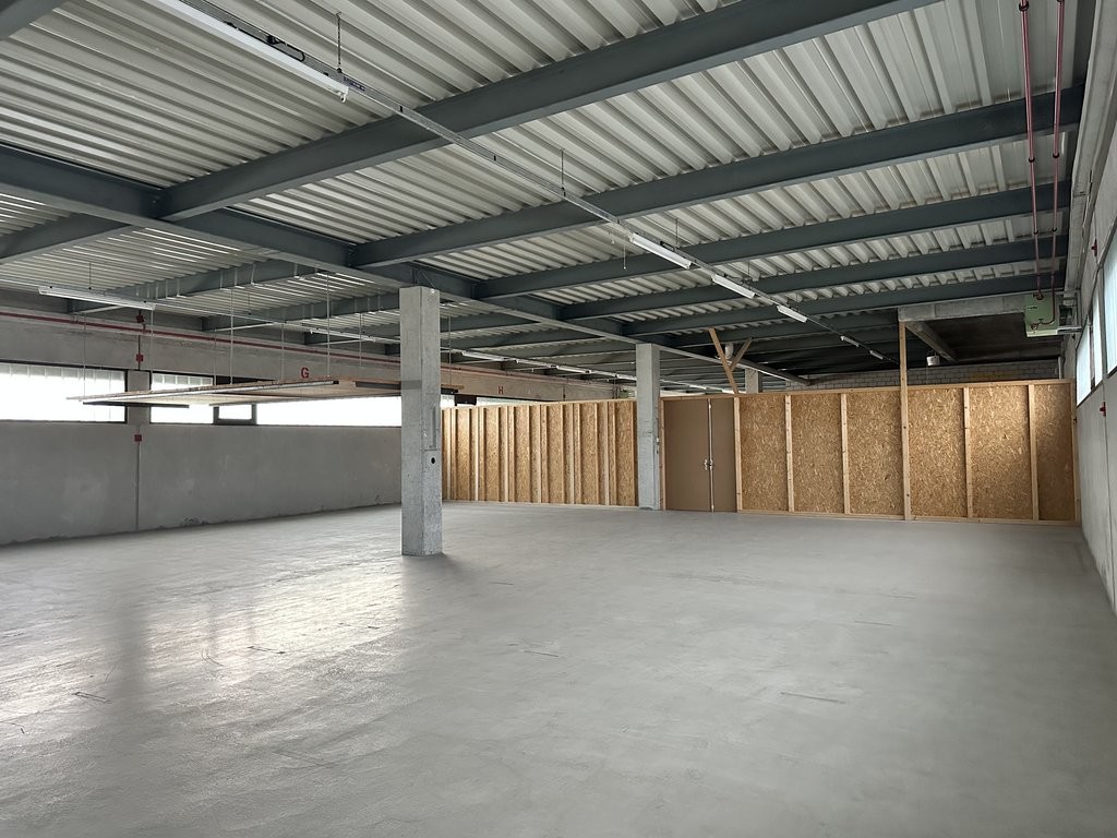 753m² storage room