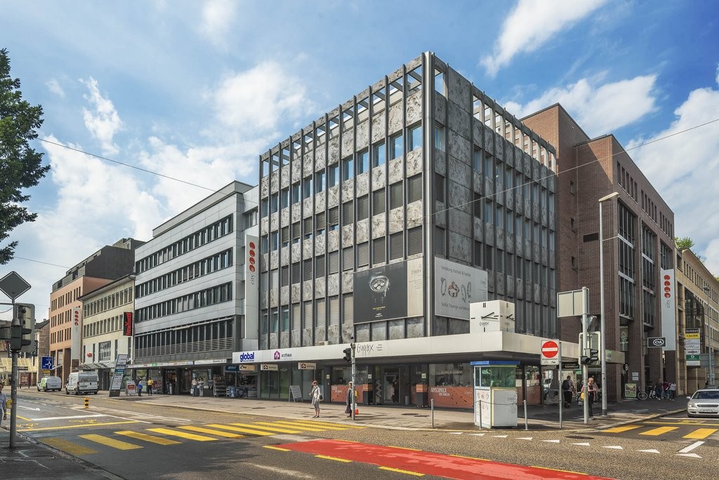 220m² office