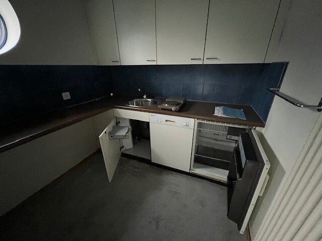 220m² office