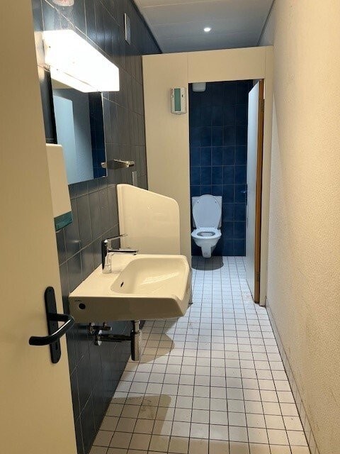 220m² office