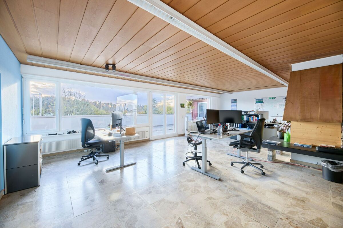 209m² office