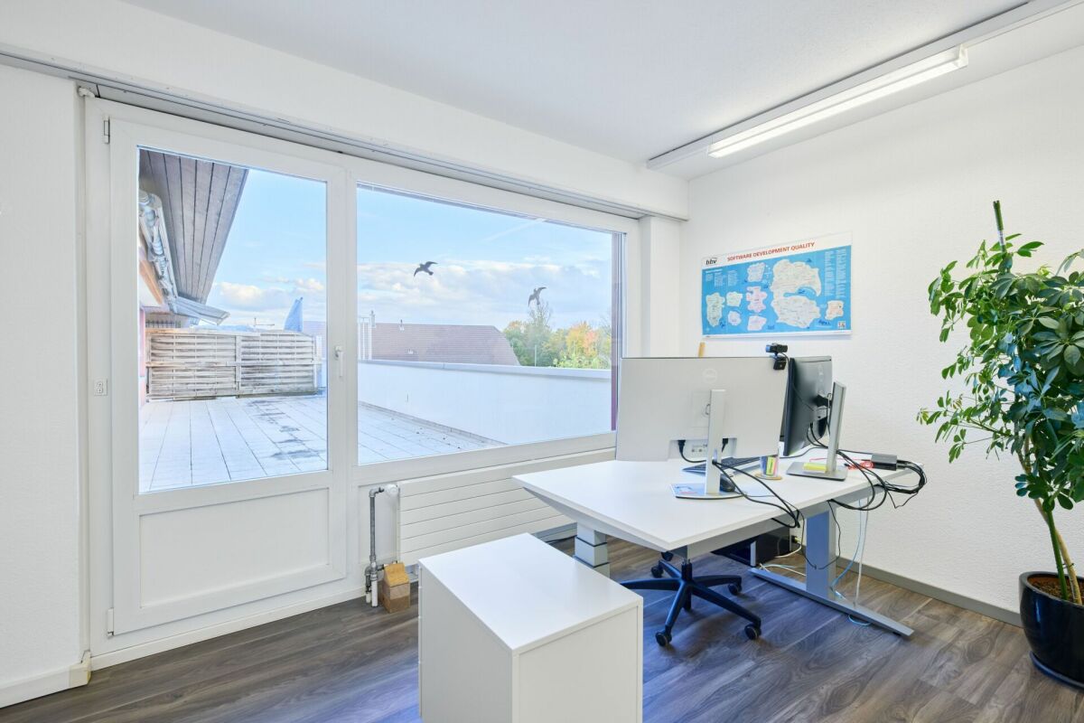 209m² office