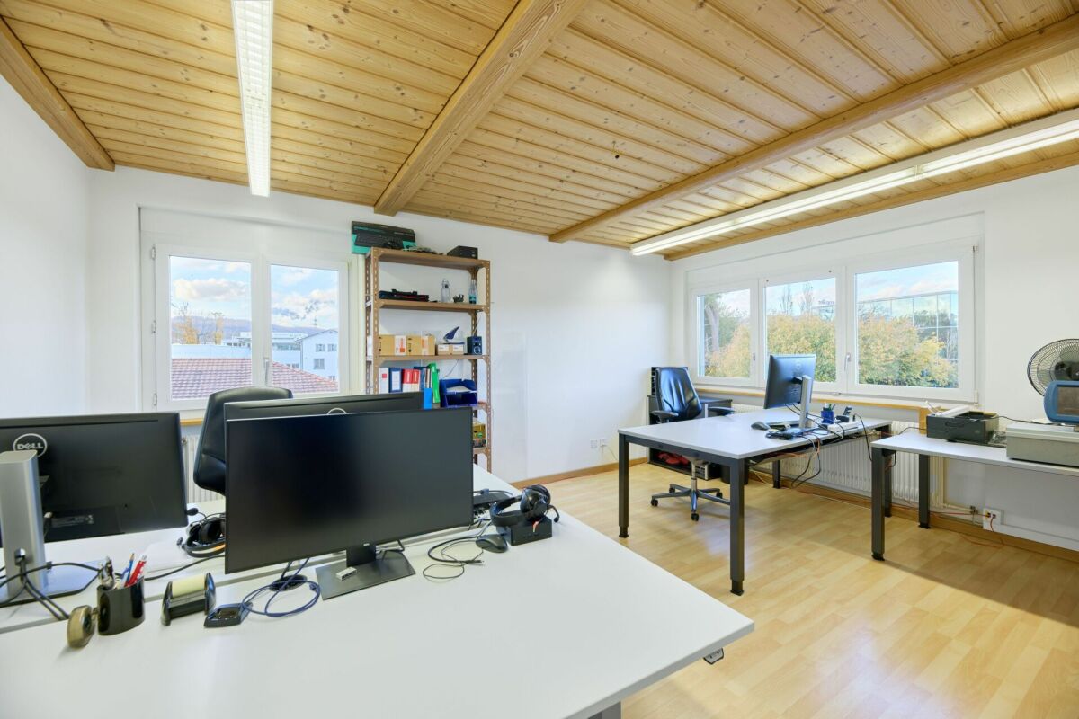 209m² office