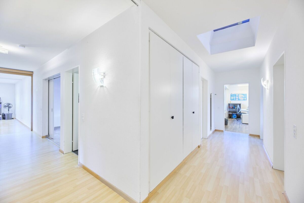 209m² office