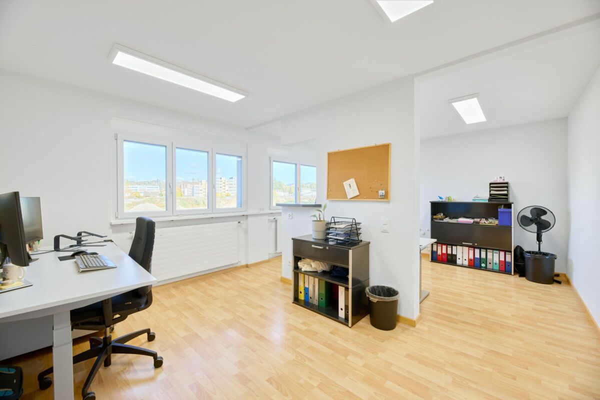 209m² office