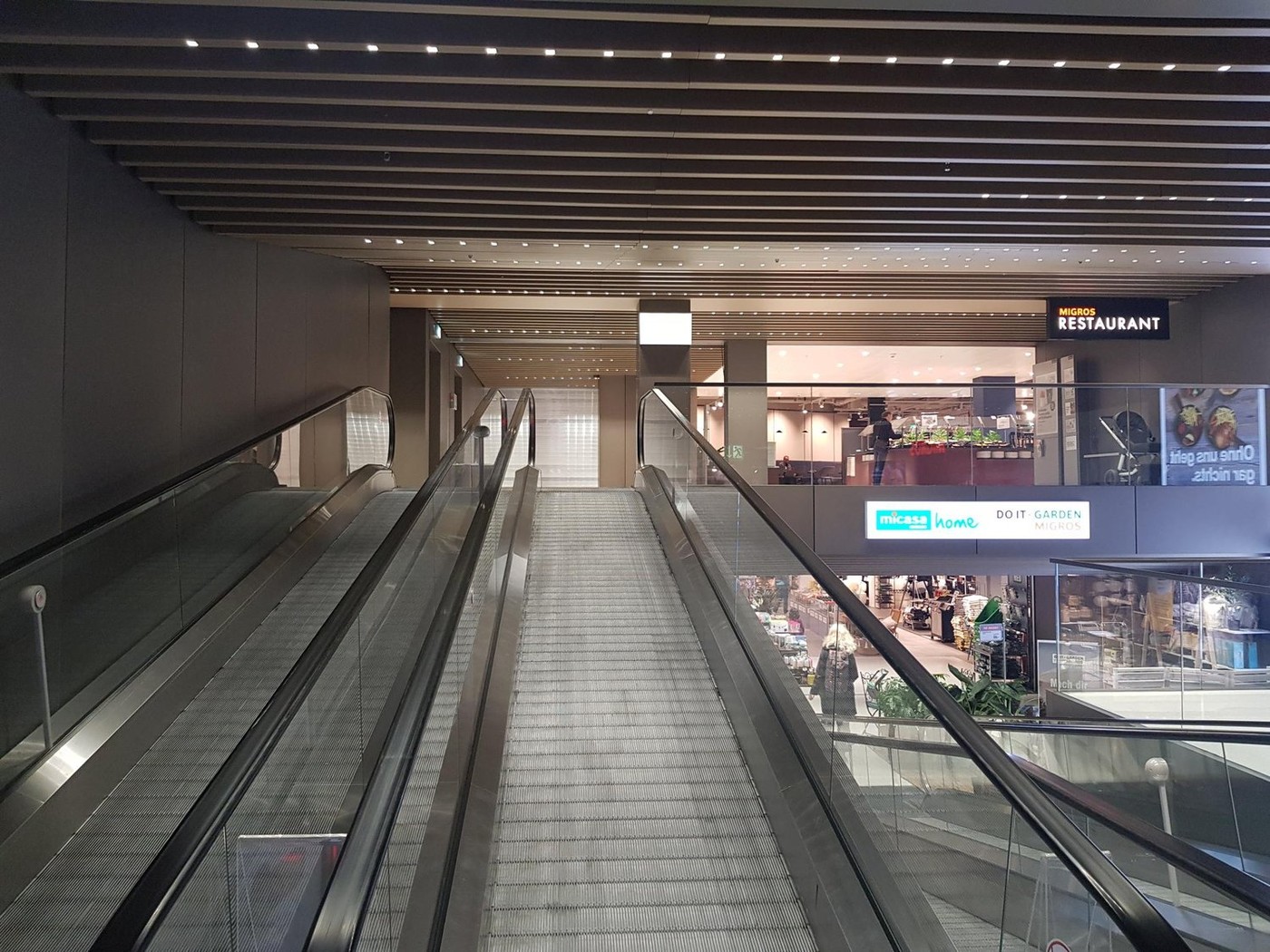 202m² shop
