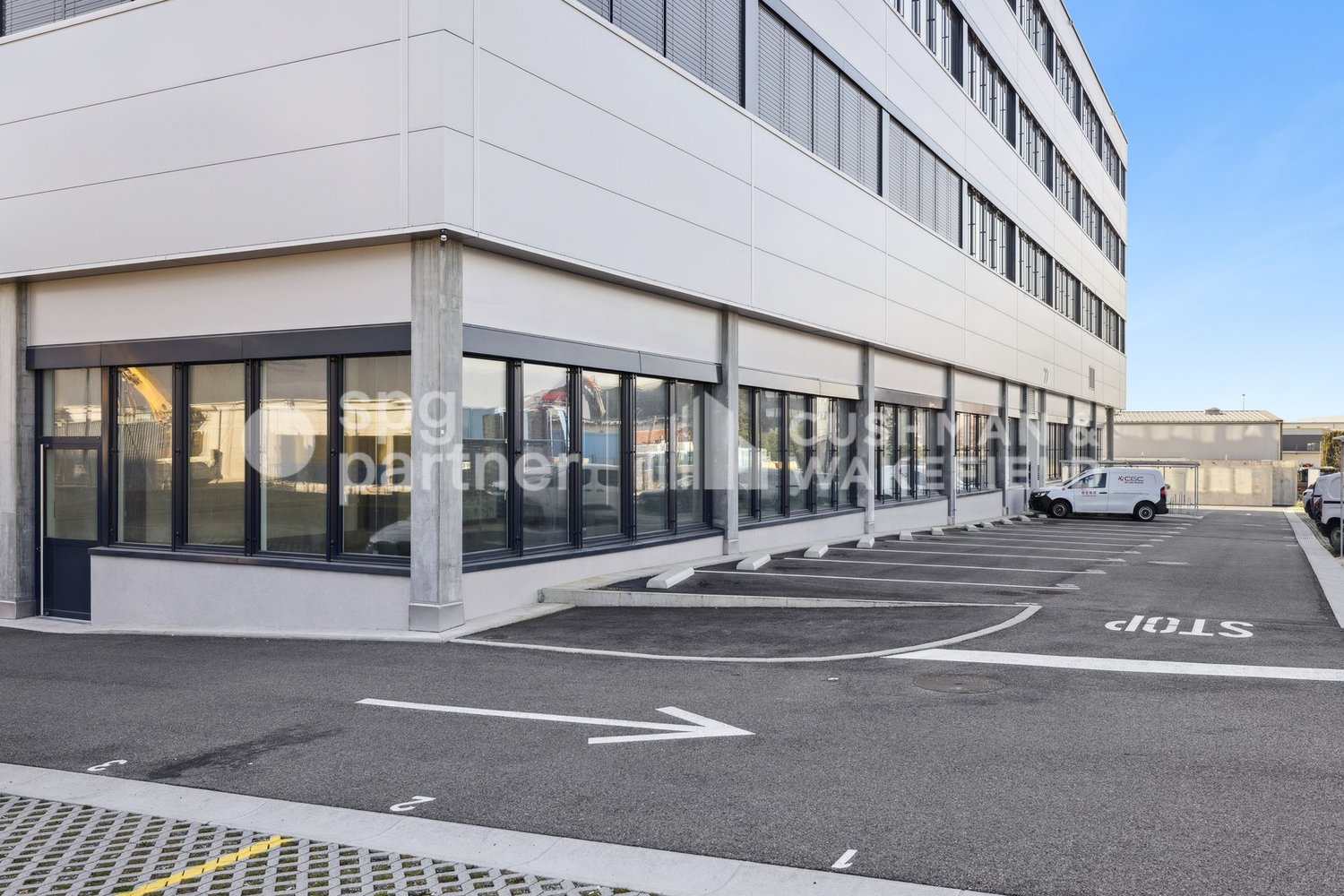 650m² commercial