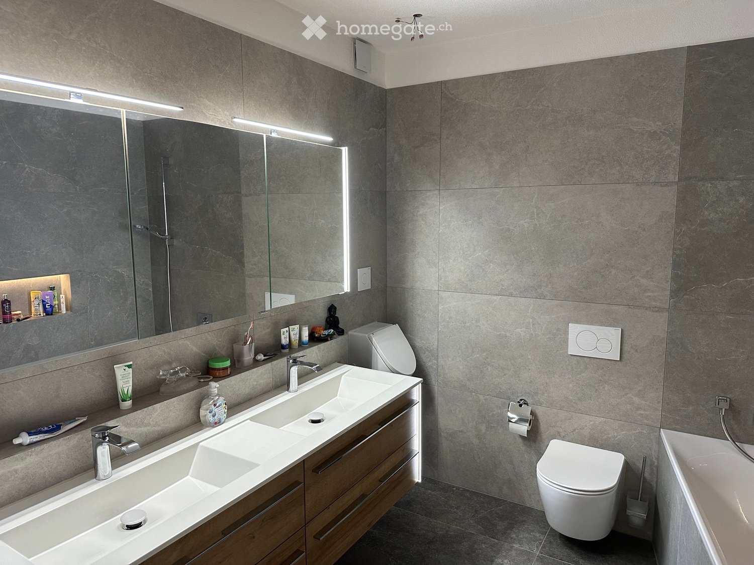 6 rooms apartment