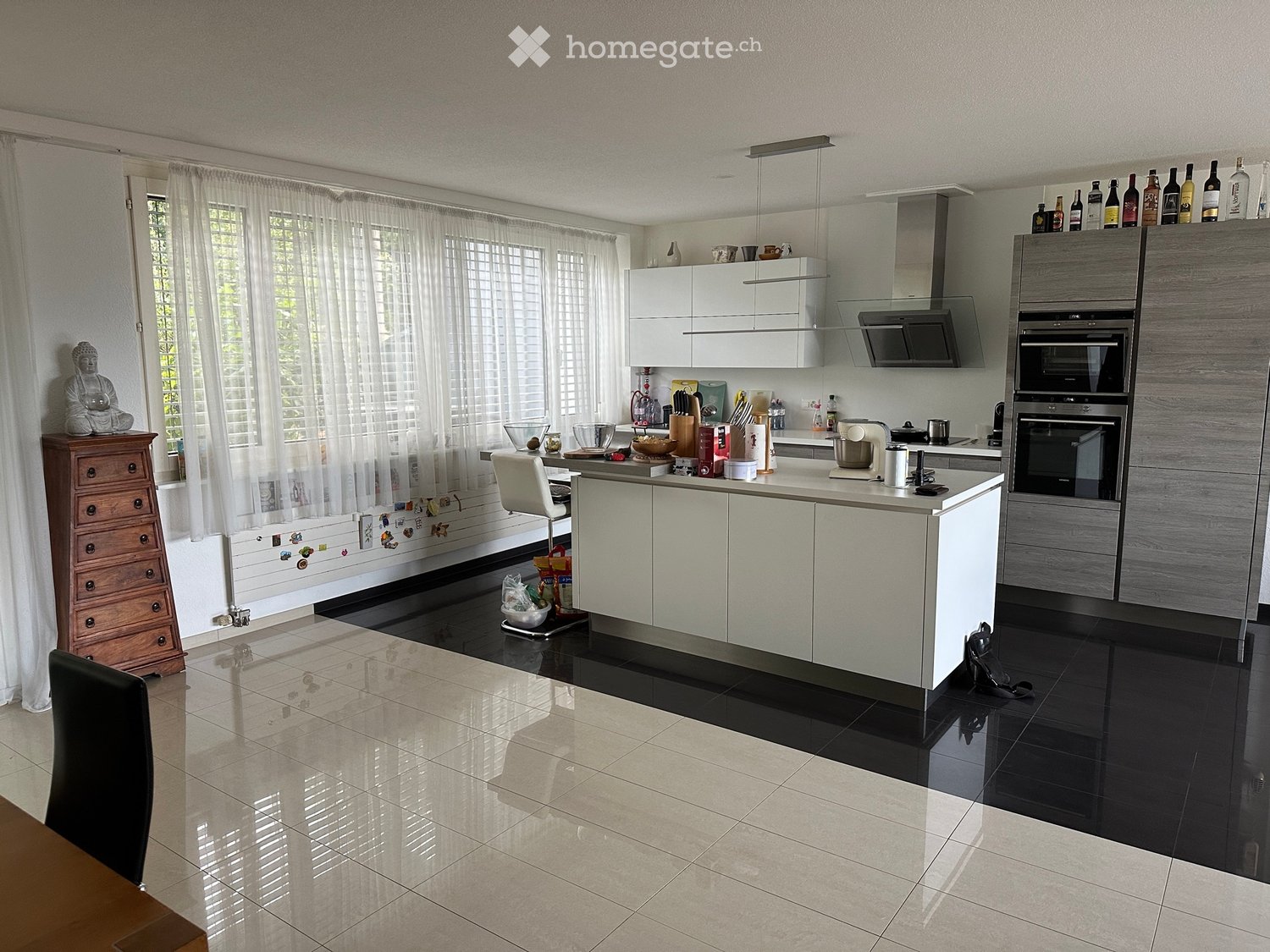6 rooms apartment