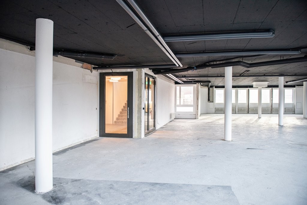 236m² office