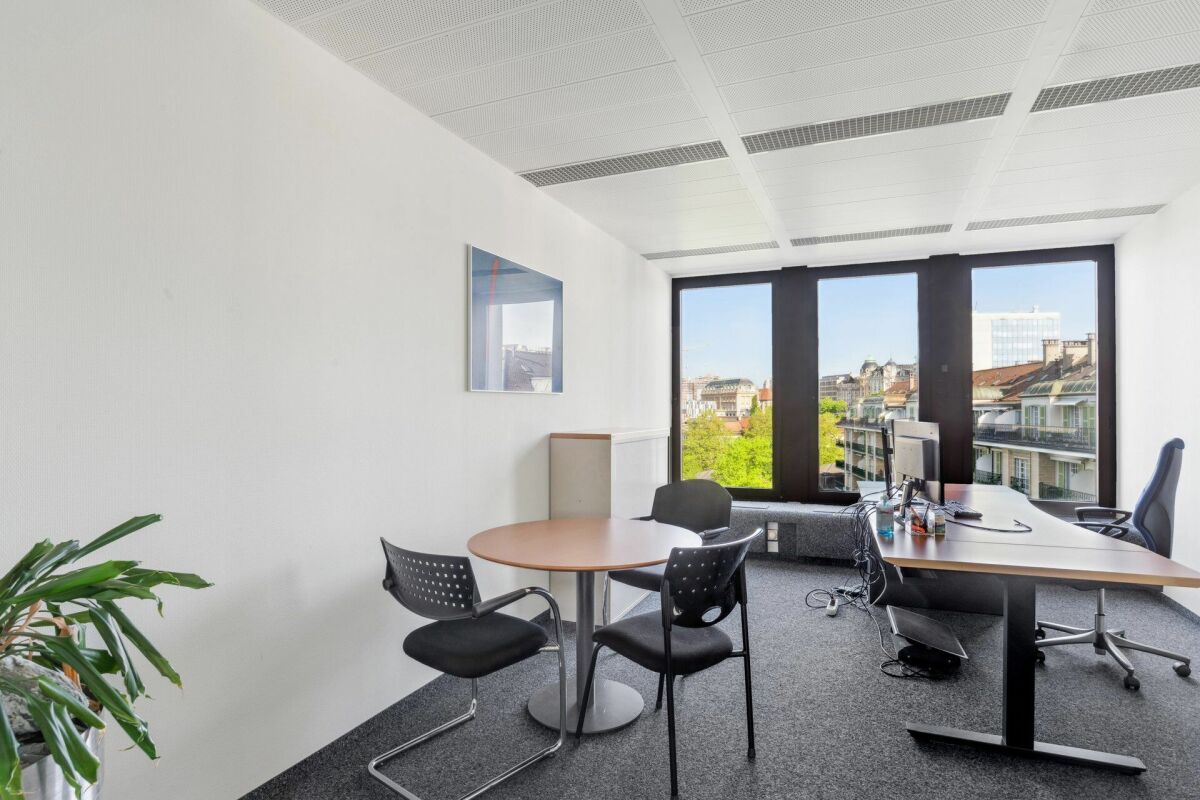 500m² office