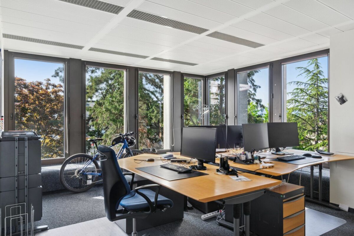 500m² office