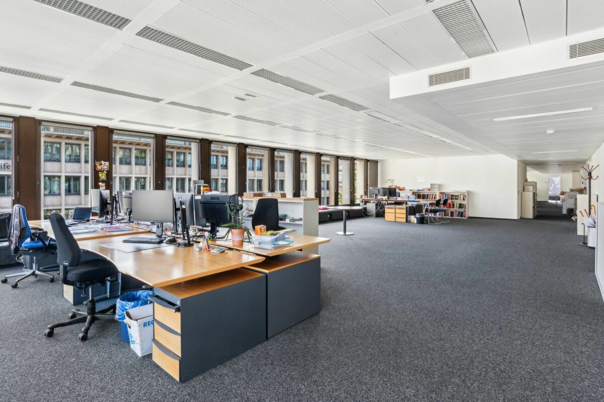 500m² office