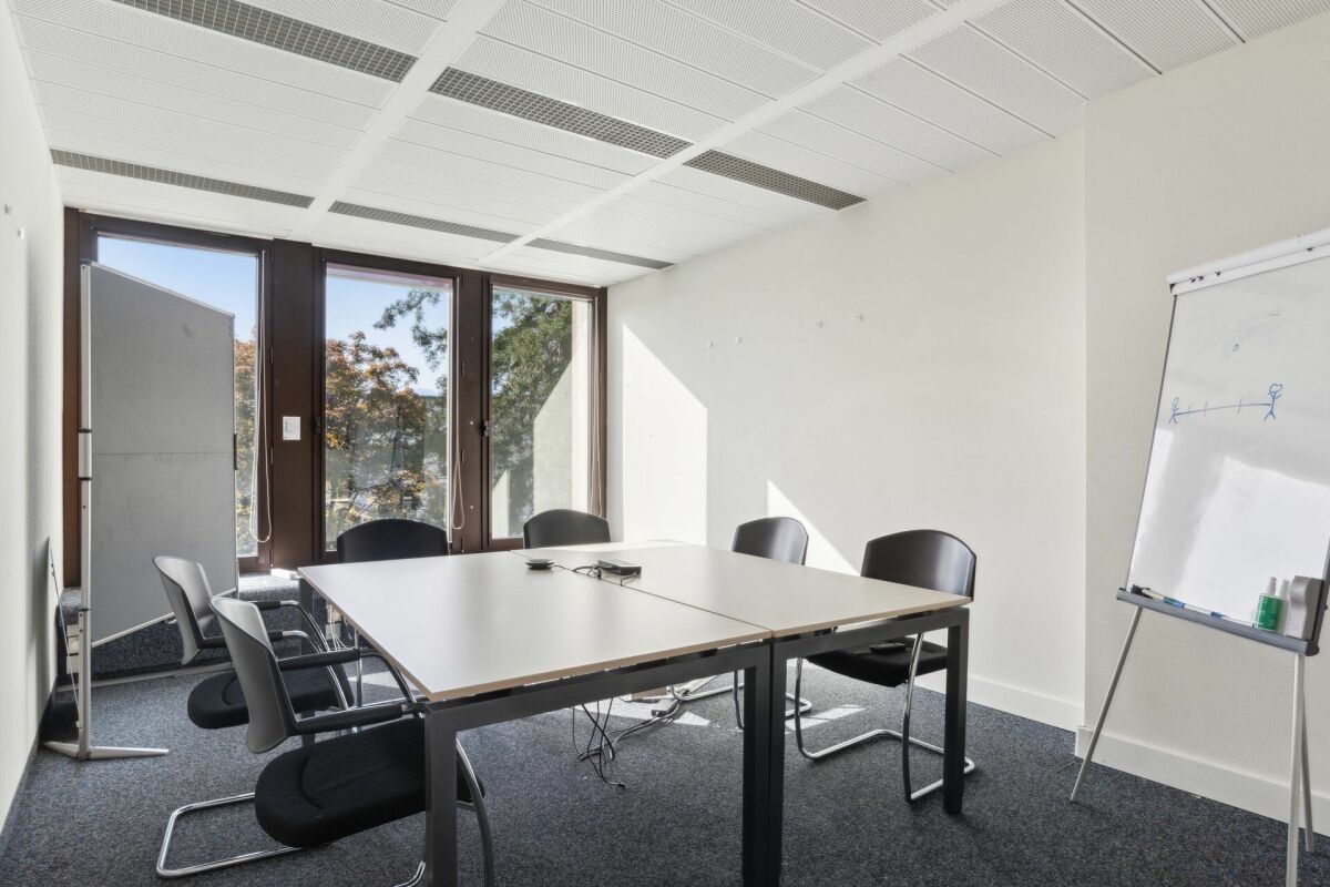 500m² office