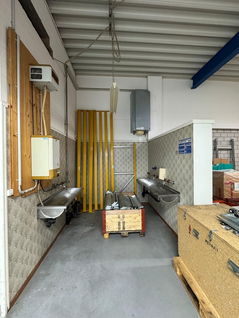 605m² commercial