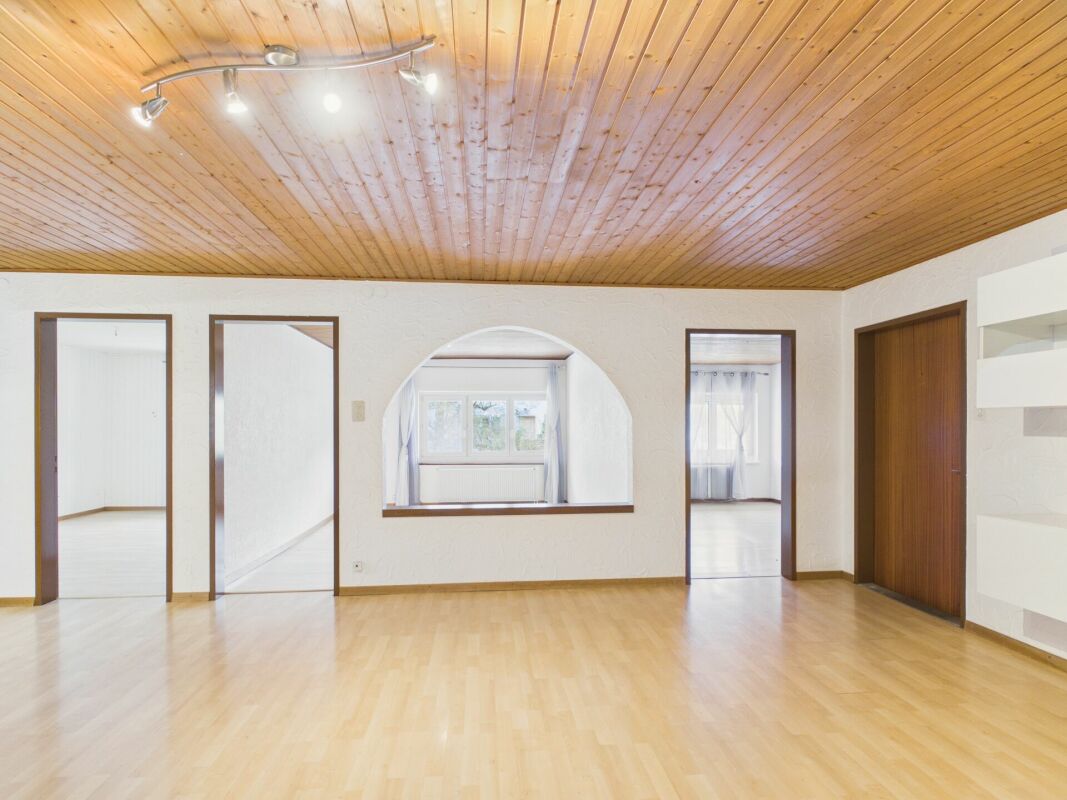 5 rooms apartment