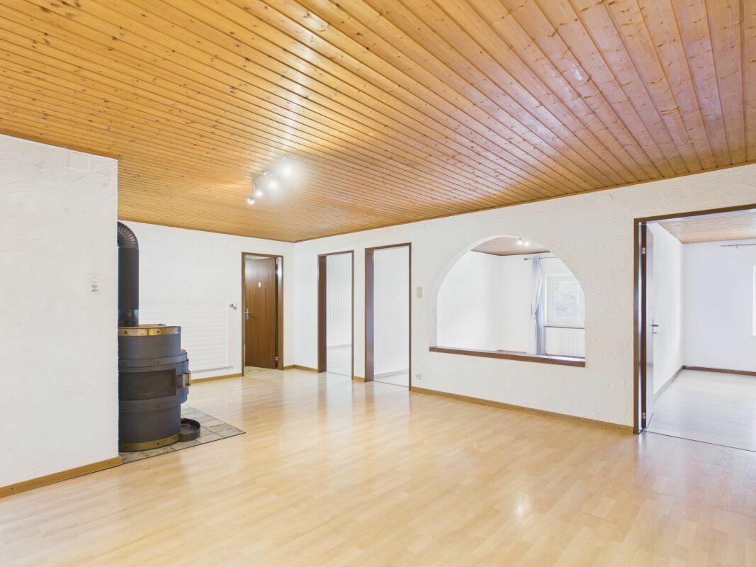 5 rooms apartment