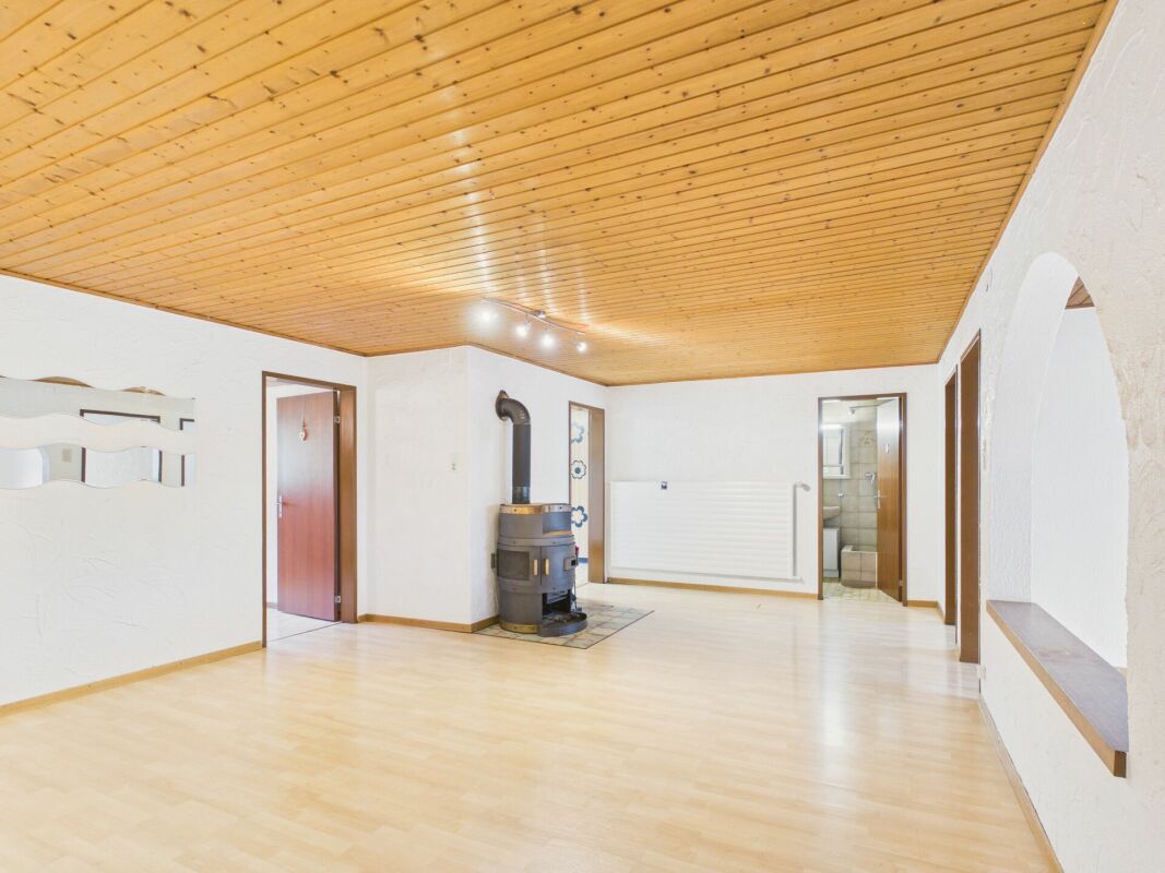 5 rooms apartment