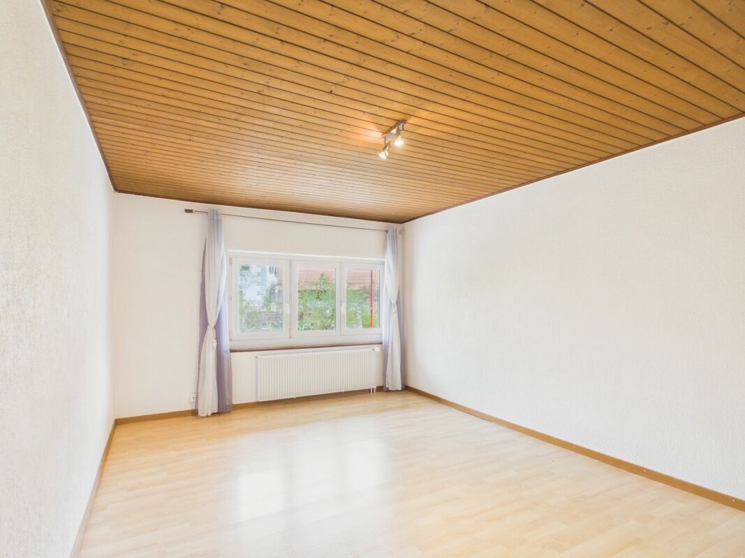 5 rooms apartment