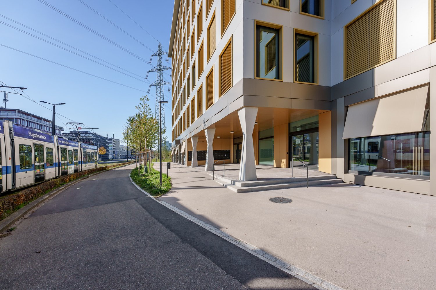 179m² office