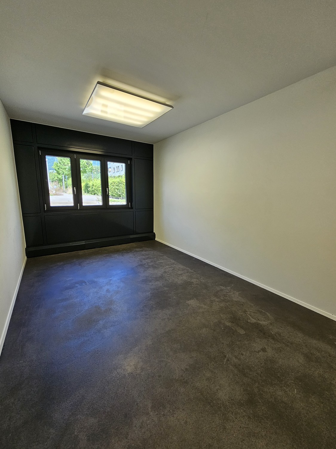 157m² commercial