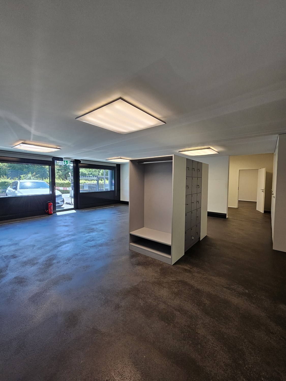 157m² commercial