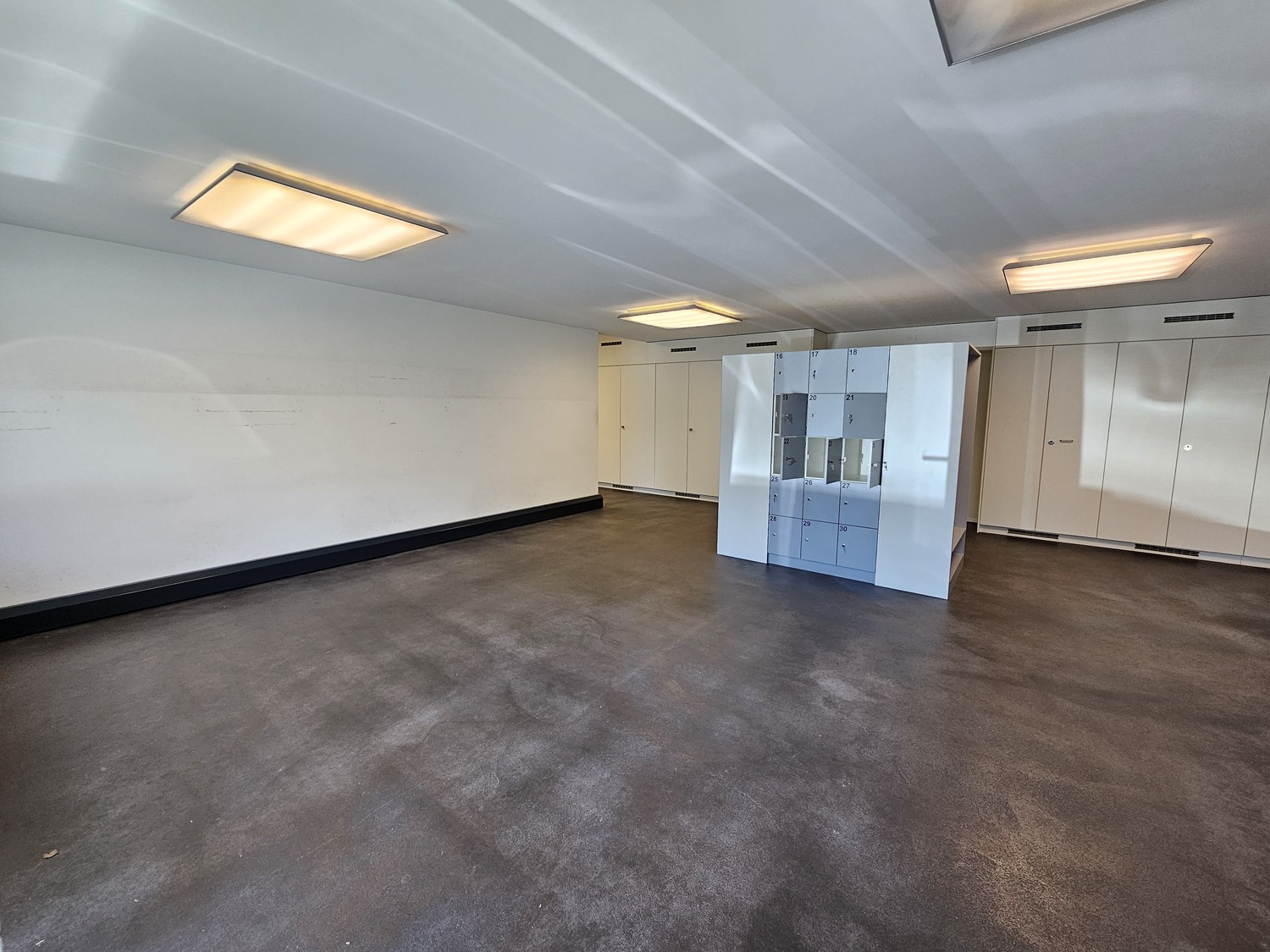 157m² commercial
