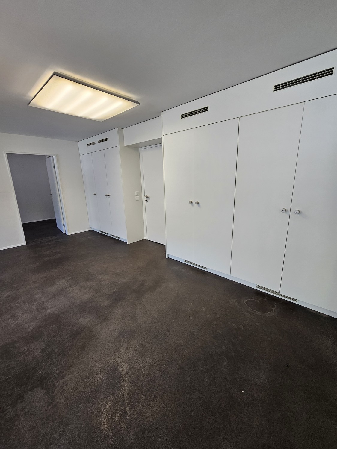 157m² commercial